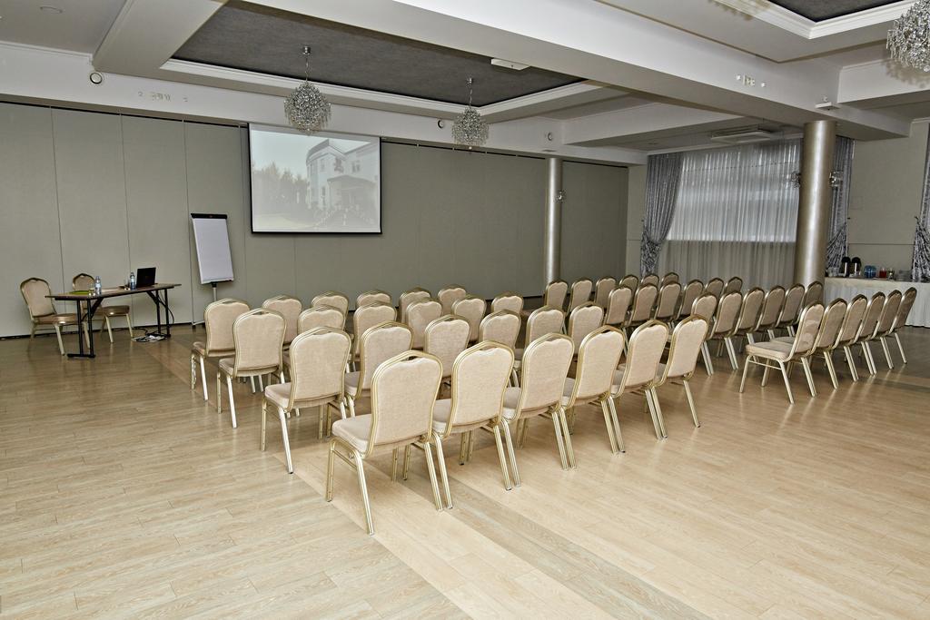 Hotel Ted 라돔스코 외부 사진