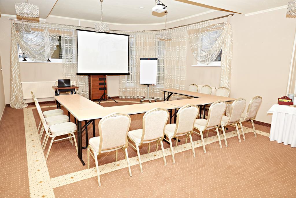 Hotel Ted 라돔스코 외부 사진
